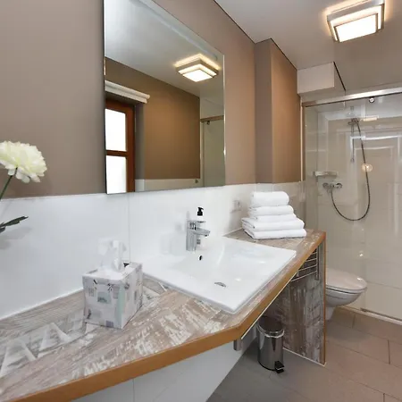 Torghele アパート シュルンス